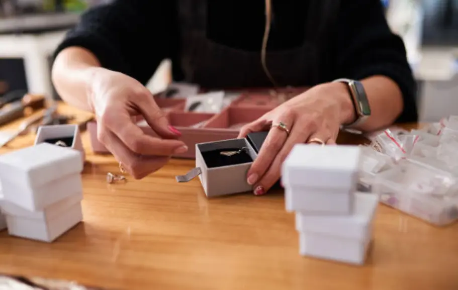 jewelry packing